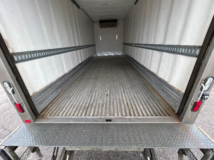 2019 Freightliner M2 106 — photo 10