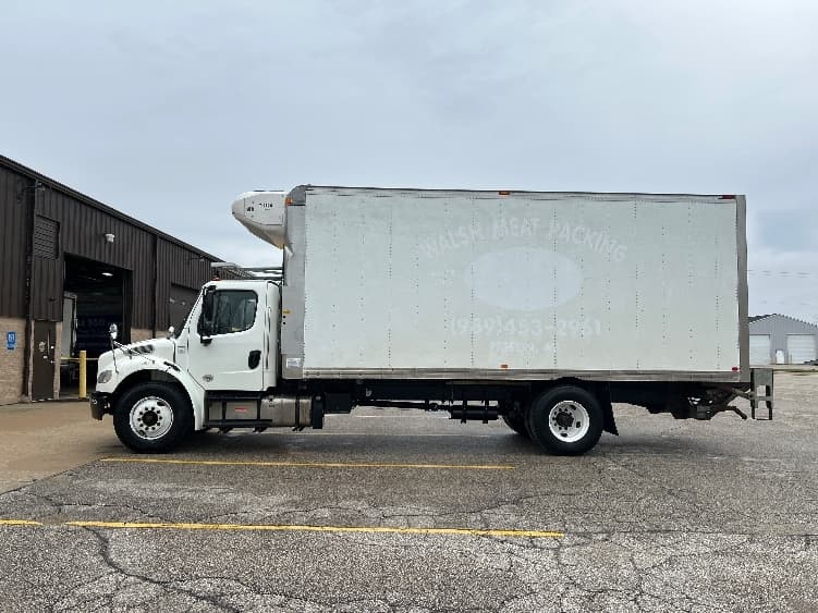 2019 Freightliner M2 106 — photo 4