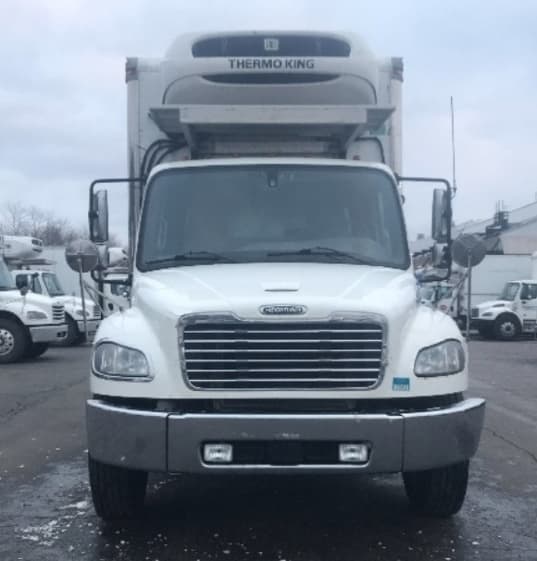 2019 Freightliner M2 106 — photo 2