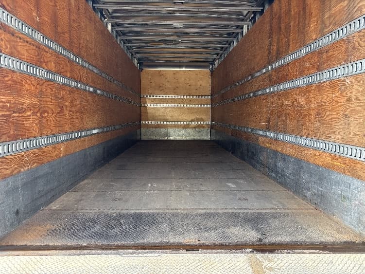 2019 Freightliner M2 106 — photo 10