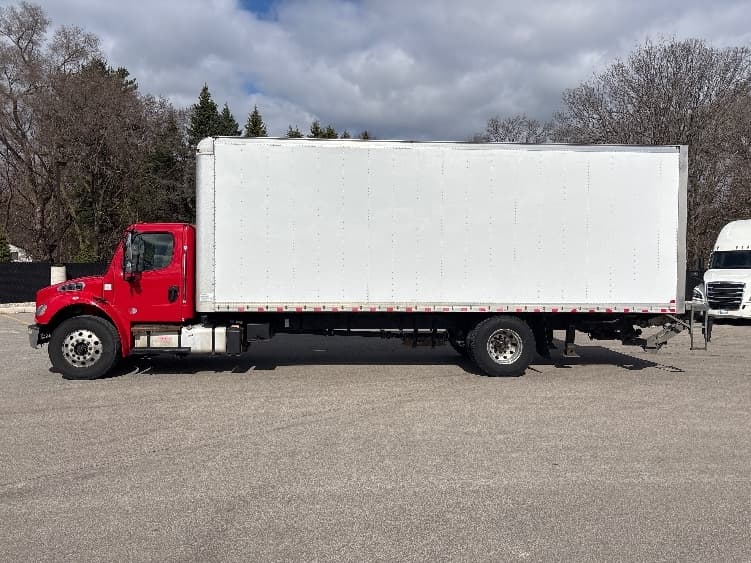 2019 Freightliner M2 106 — photo 4