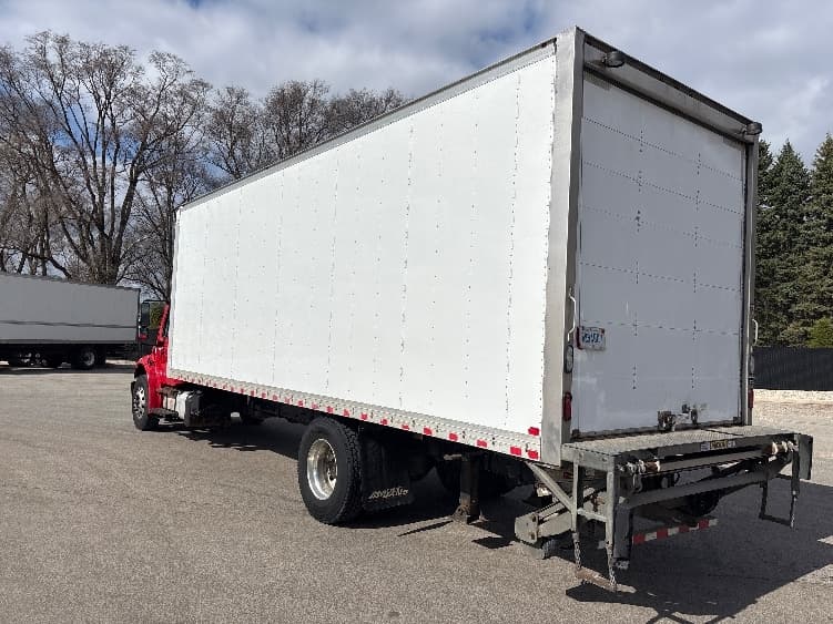 2019 Freightliner M2 106 — photo 6