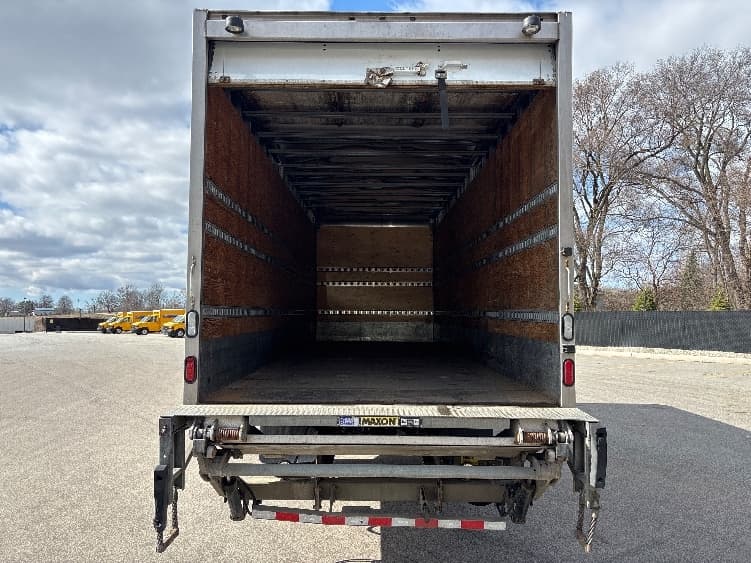2019 Freightliner M2 106 — photo 8
