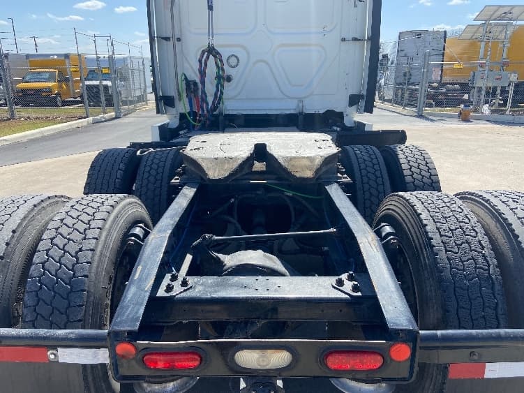 2019 Freightliner Cascadia — photo 6