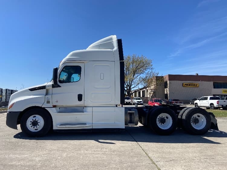 2019 Freightliner Cascadia — photo 4