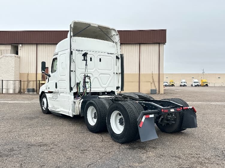 2019 Freightliner Cascadia — photo 5