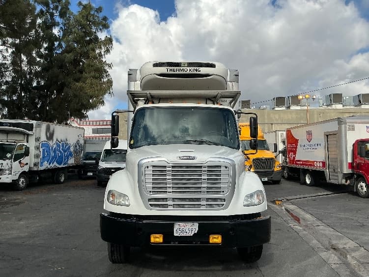 2019 Freightliner M2 112 — photo 2