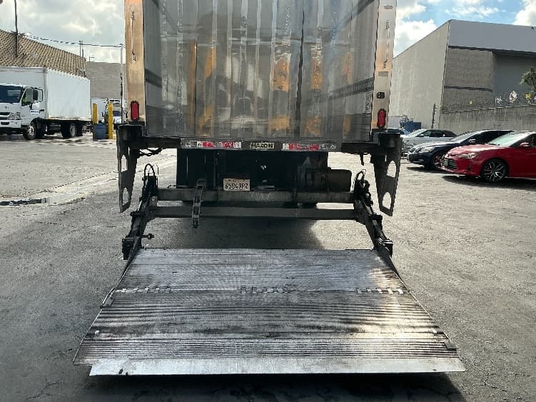 2019 Freightliner M2 112 — photo 9