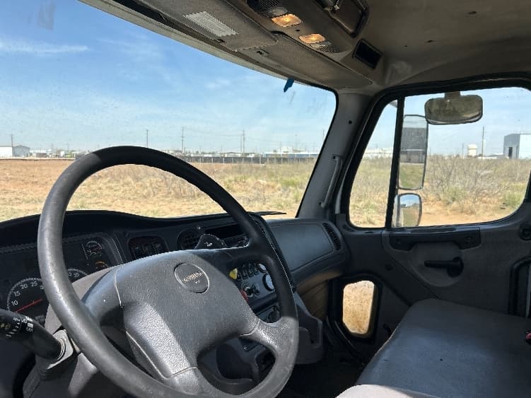 2019 Freightliner M2 112 — photo 10