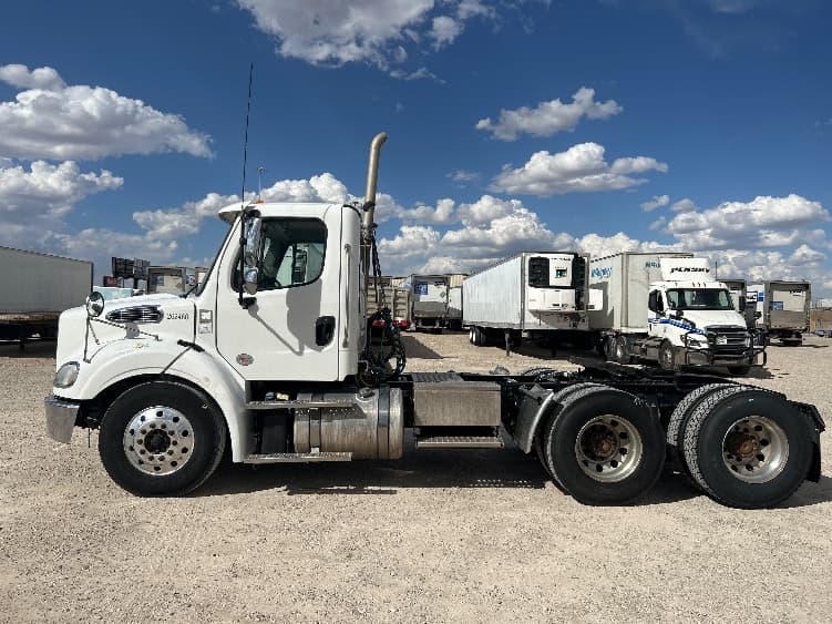 2019 Freightliner M2 112 — photo 4