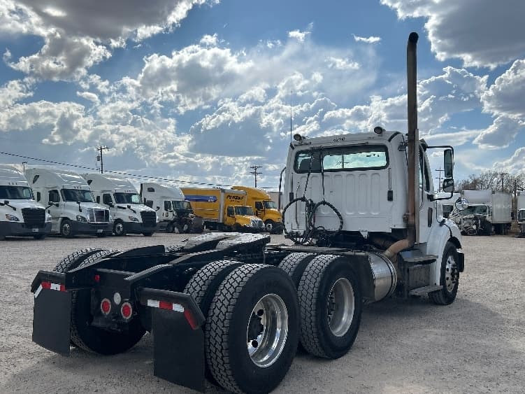 2019 Freightliner M2 112 — photo 7