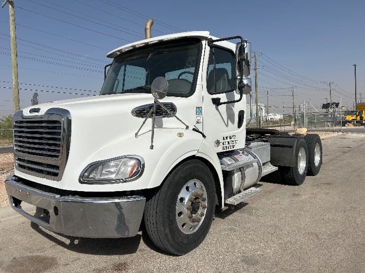 2019 Freightliner M2 112 — photo 3