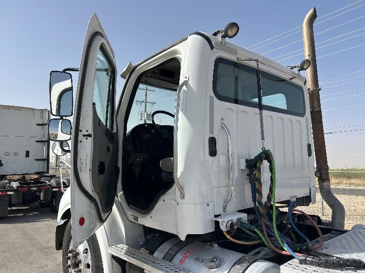 2019 Freightliner M2 112 — photo 9