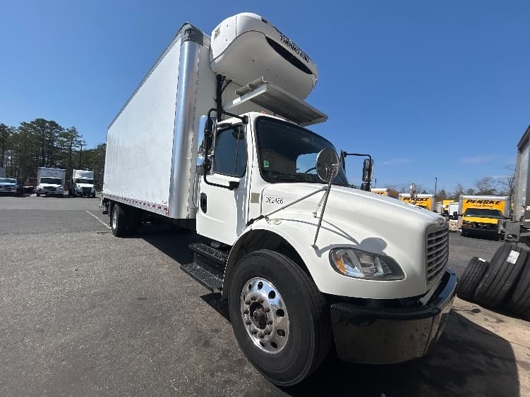2019 Freightliner M2 106 — photo 3