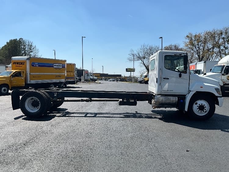 2019 Hino 338 — photo 10