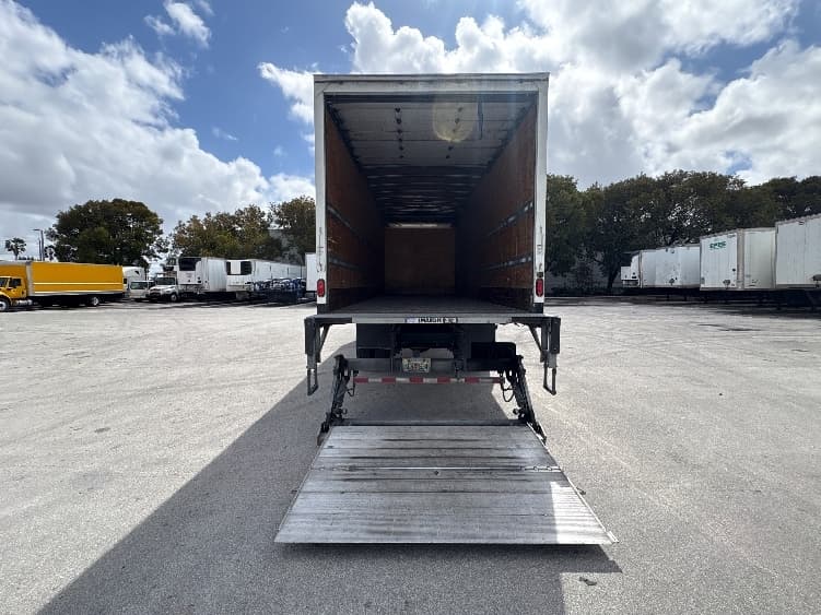 2019 Hino 268 — photo 9