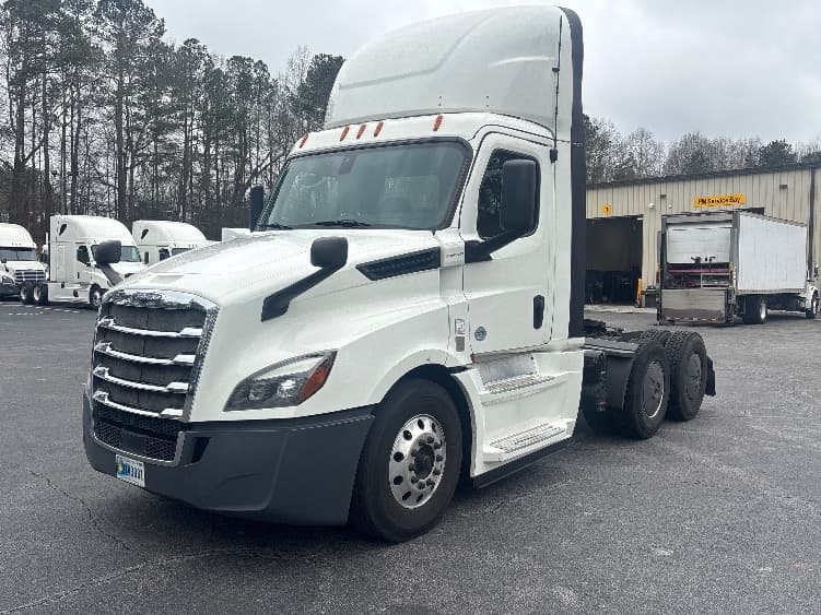 2020 Freightliner Cascadia — photo 3