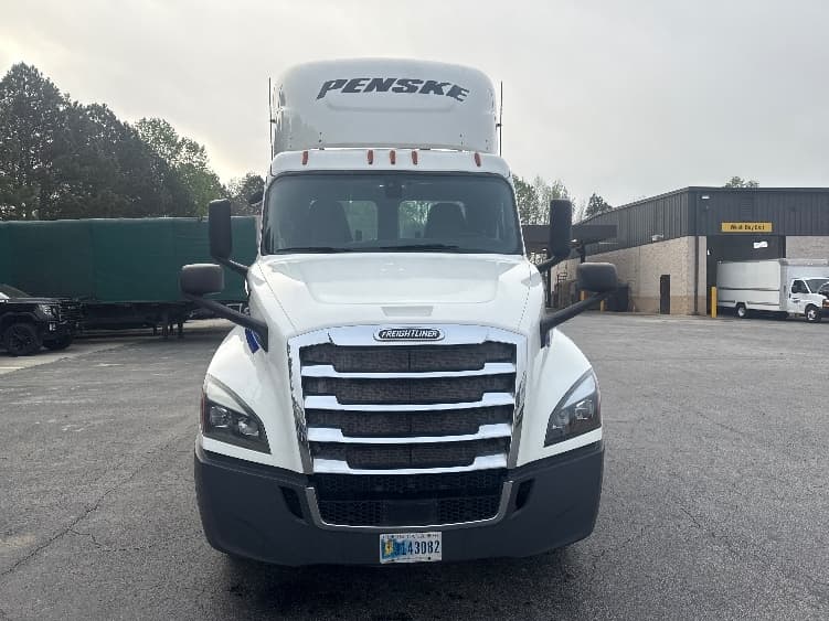 2020 Freightliner Cascadia — photo 2