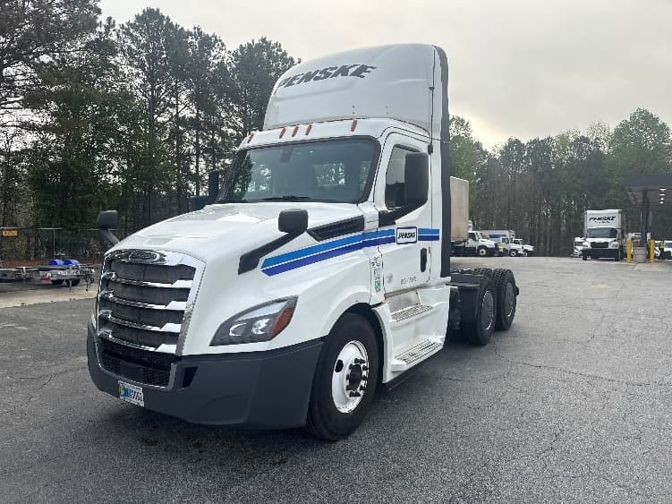 2020 Freightliner Cascadia — photo 3