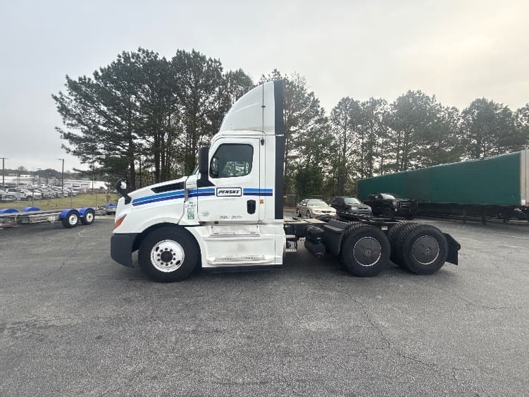 2020 Freightliner Cascadia — photo 4