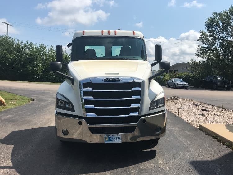 2019 Freightliner Cascadia — photo 2