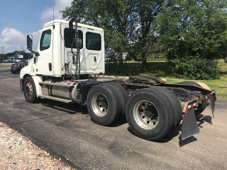 2019 Freightliner Cascadia — photo 5
