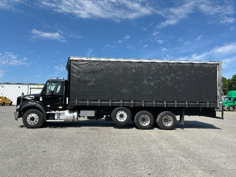 2019 Freightliner M2 112 — photo 4