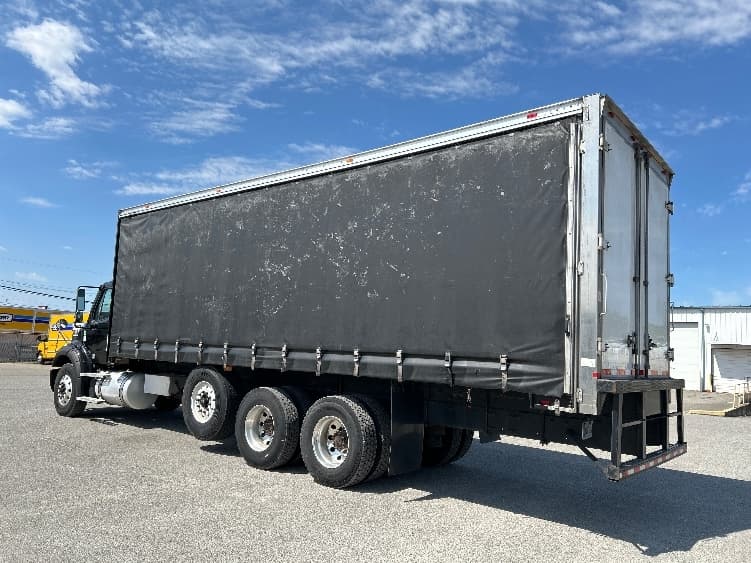 2019 Freightliner M2 112 — photo 6