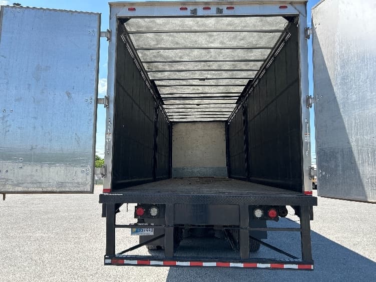 2019 Freightliner M2 112 — photo 8