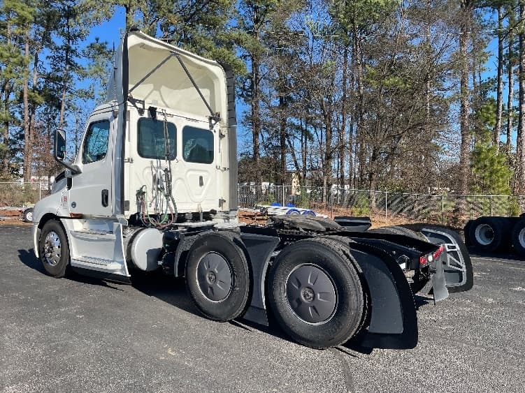 2019 Freightliner Cascadia — photo 5