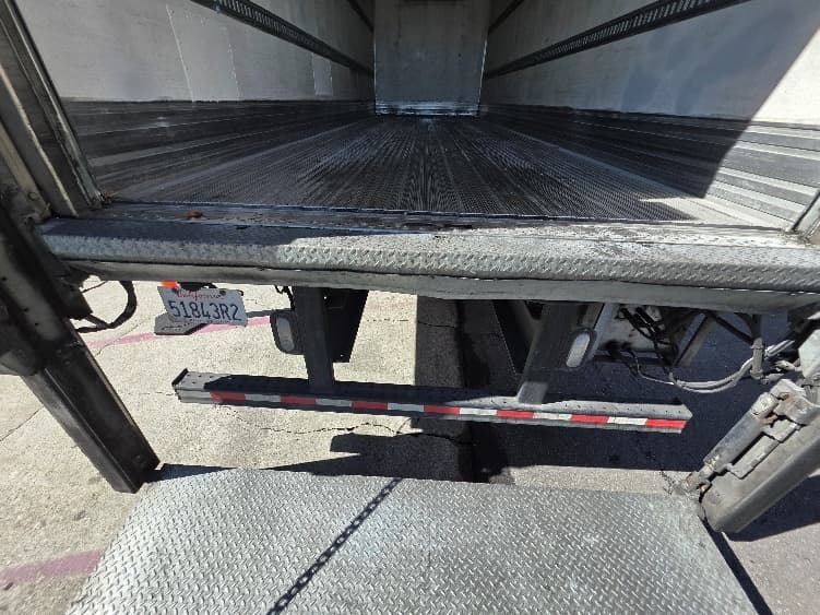 2019 Freightliner M2 106 — photo 10