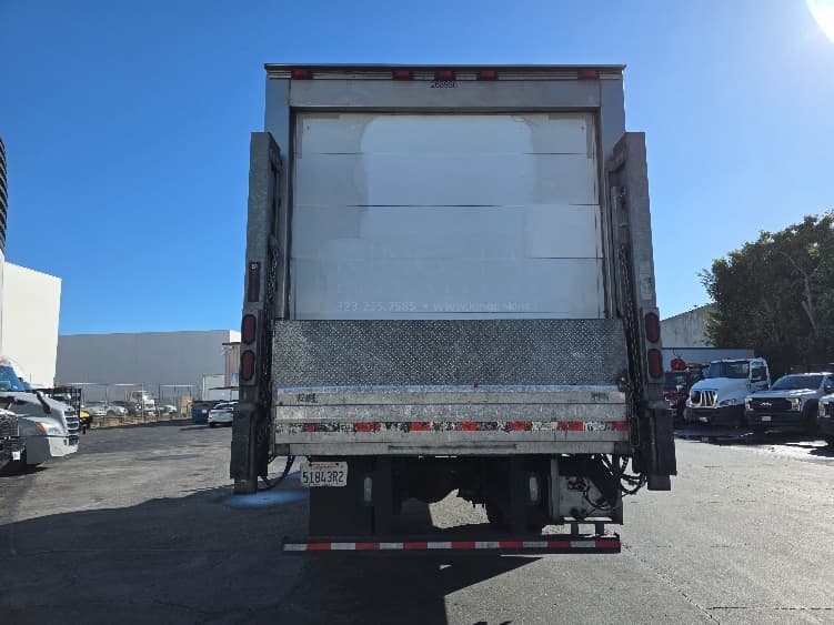 2019 Freightliner M2 106 — photo 8