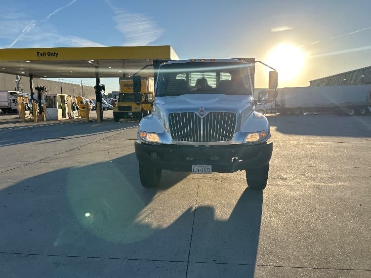 2019 International MV — photo 2