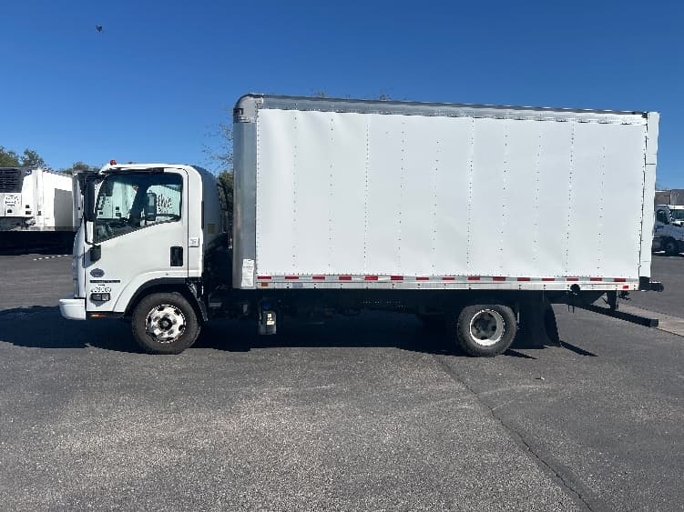 2019 Isuzu NPR — photo 4