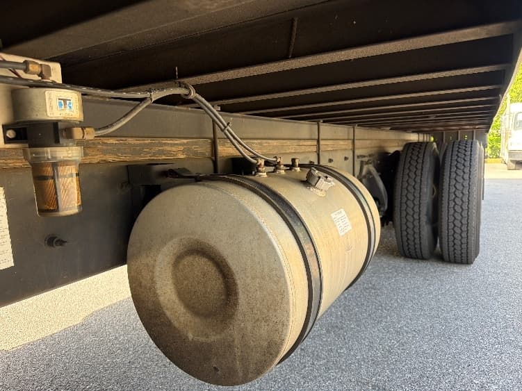 2017 Freightliner M2 106 — photo 5