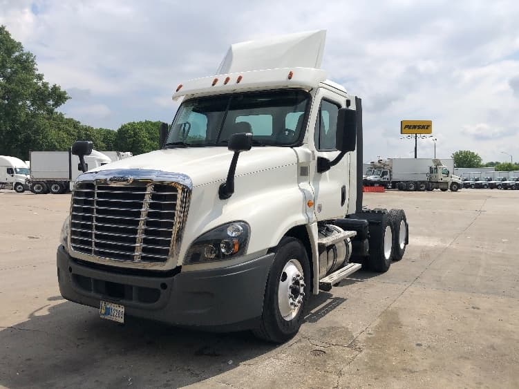 2020 Freightliner Cascadia — photo 3