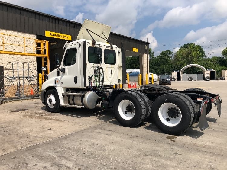 2020 Freightliner Cascadia — photo 5