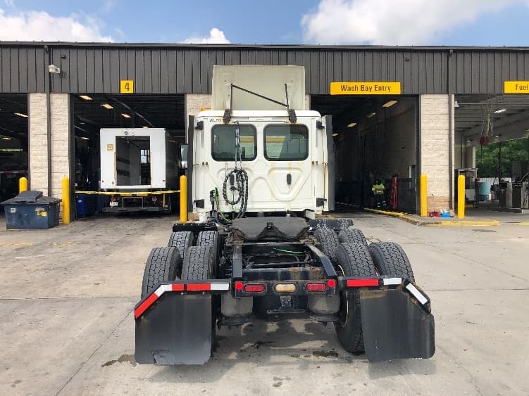 2020 Freightliner Cascadia — photo 6