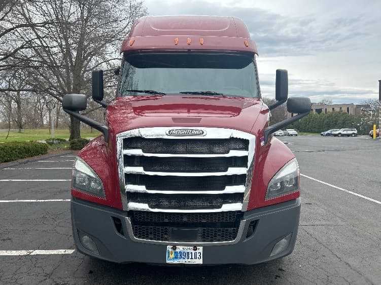 2019 Freightliner Cascadia — photo 2