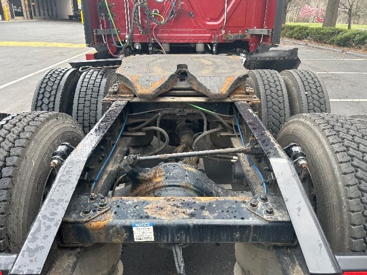 2019 Freightliner Cascadia — photo 6