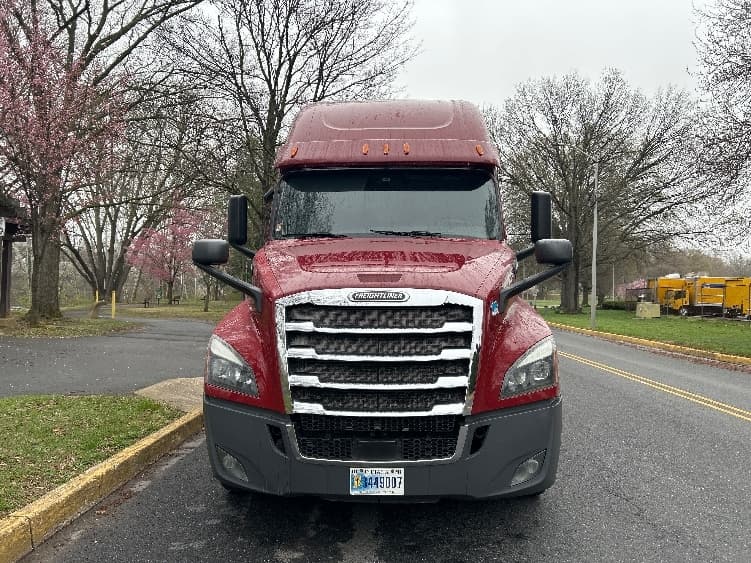 2019 Freightliner Cascadia — photo 2