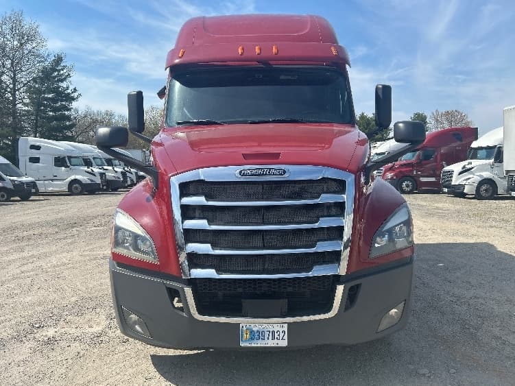 2019 Freightliner Cascadia — photo 2