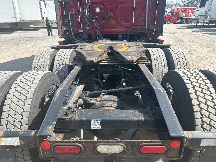 2019 Freightliner Cascadia — photo 6