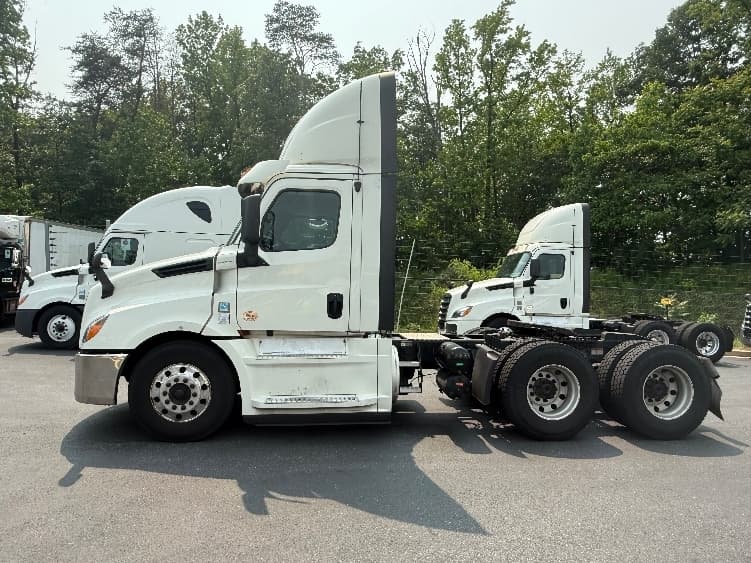 2019 Freightliner Cascadia — photo 4