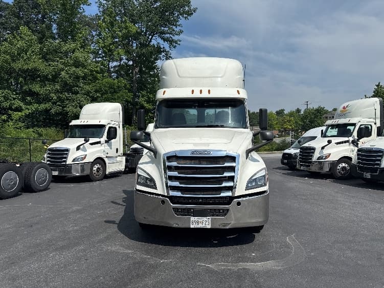 2019 Freightliner Cascadia — photo 2
