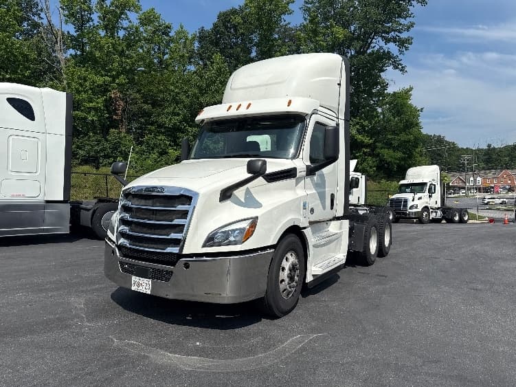 2019 Freightliner Cascadia — photo 3