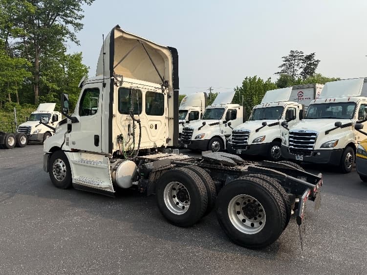 2019 Freightliner Cascadia — photo 5