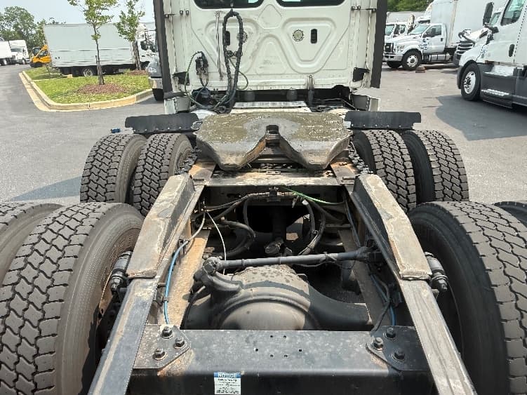 2019 Freightliner Cascadia — photo 6