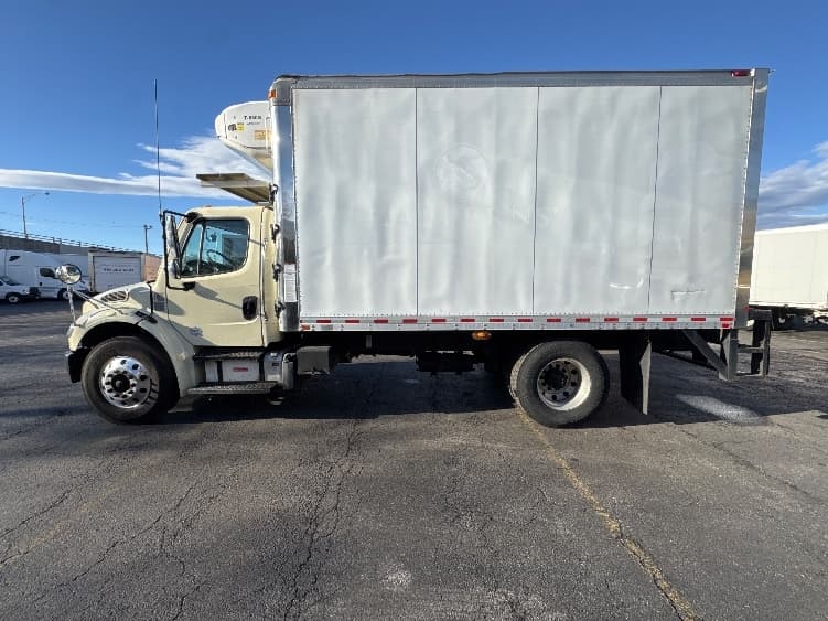 2020 Freightliner M2 106 — photo 4