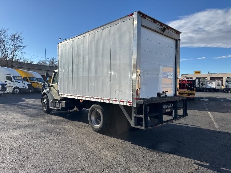 2020 Freightliner M2 106 — photo 6